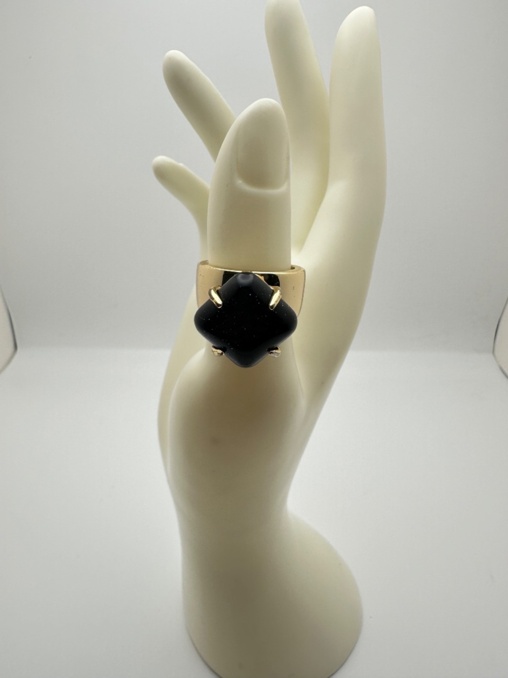 Kendra Scott vintage gold ring with black stone